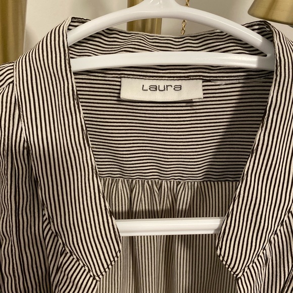 Gorgeous Pin-stripe Blouse - Picture 2 of 2